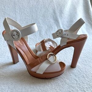 Gianvito‎ Rossi Beige Leather Poppy Platform Ankle Strap Sandals size 38.5